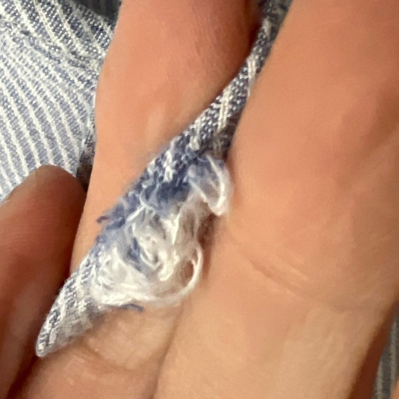 Hollister Pinstriped Embroidered Crop Top Size Medium - Picture 6 of 9